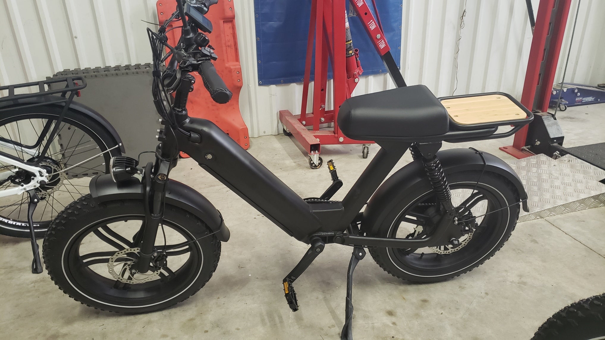 Himiway Escape Pro 750 watt 48v 17.5ah 20" Fat Tire Moped style ebike